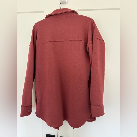 Two oversized shackets - Picture 5 of 10